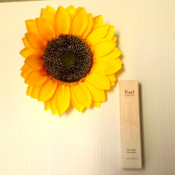 Rael Beauty Cica Spot Corrector -.68 FL oz - Picture 4 of 11